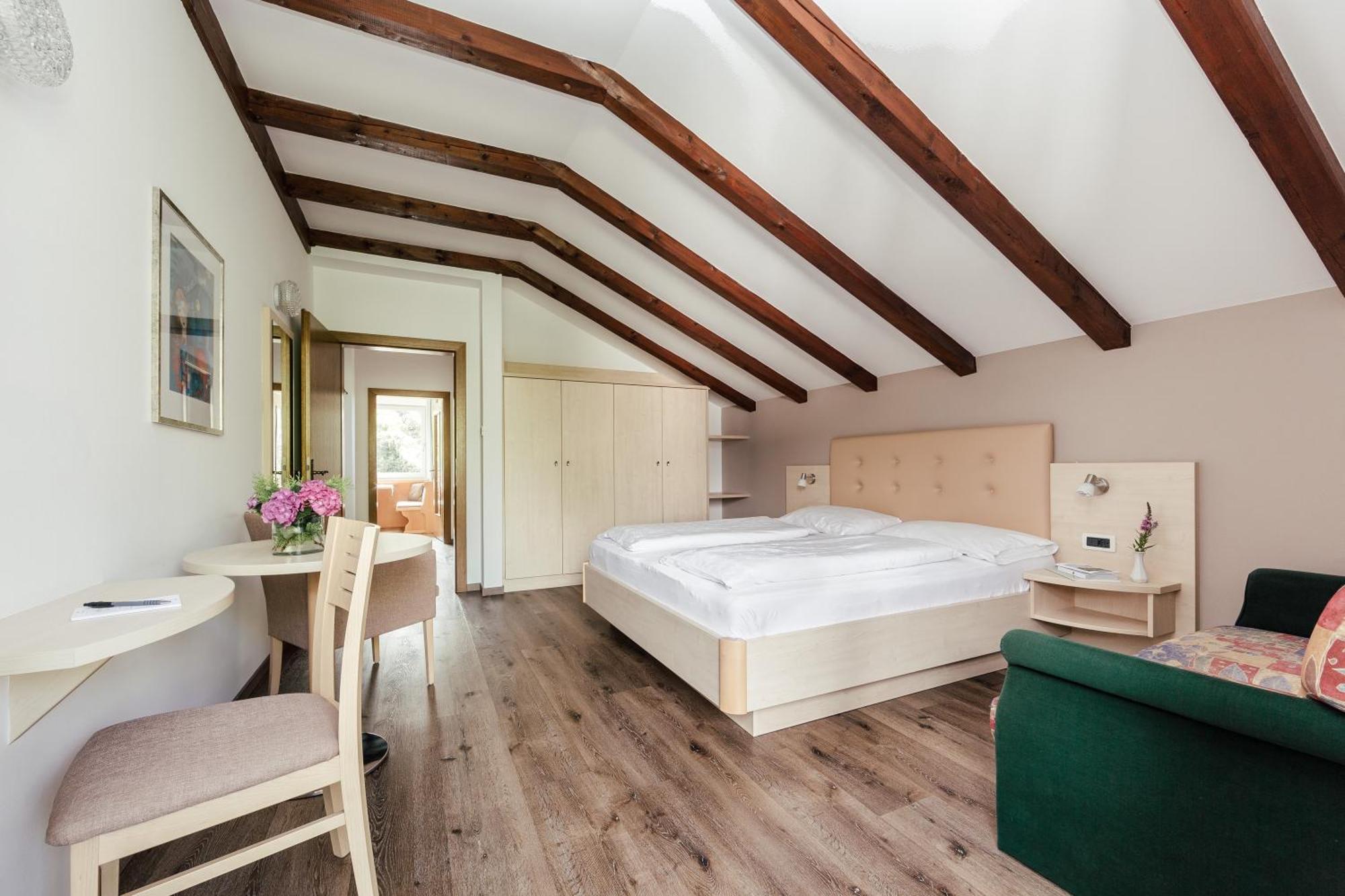 Hotel Garni Sirmian Merano Pokoj fotografie